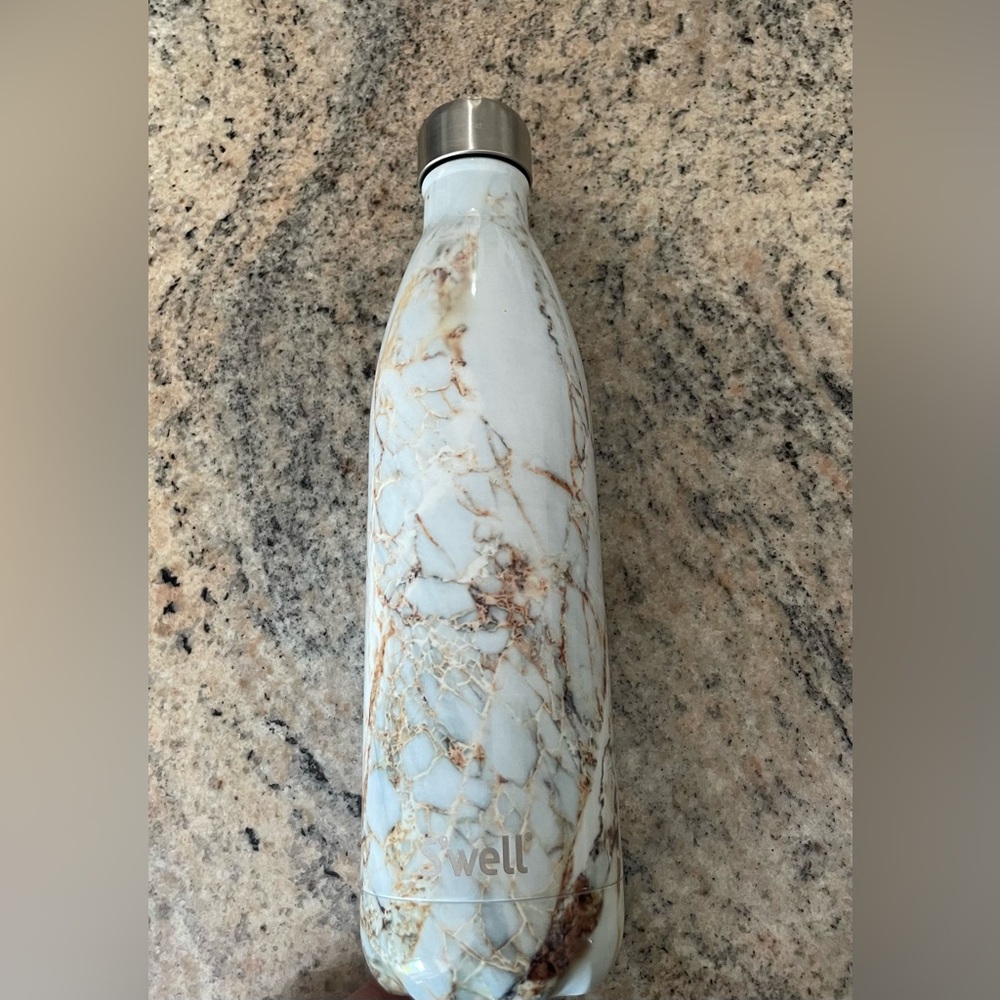 S'well Marble Pattern 25oz bottle